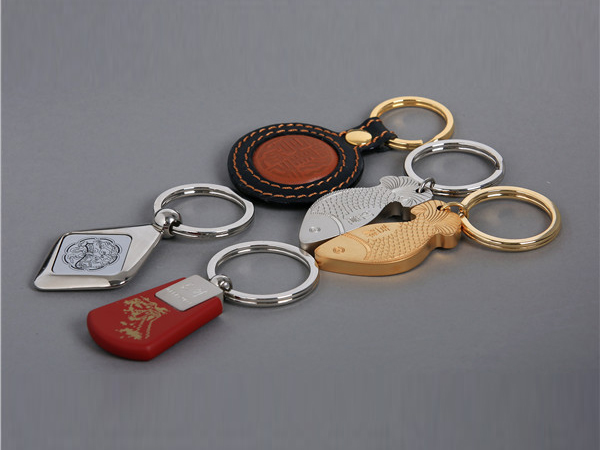 Custom Engraved Alloy Keyring Set for Promotional Gifts